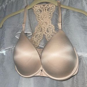 Like new 32DDD Victoria’s Secret bra